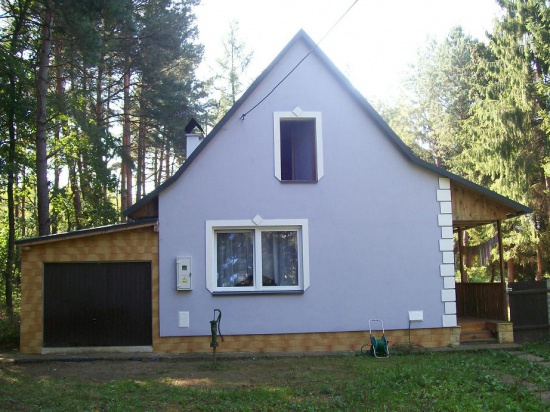 Całoroczny dom przy lesie